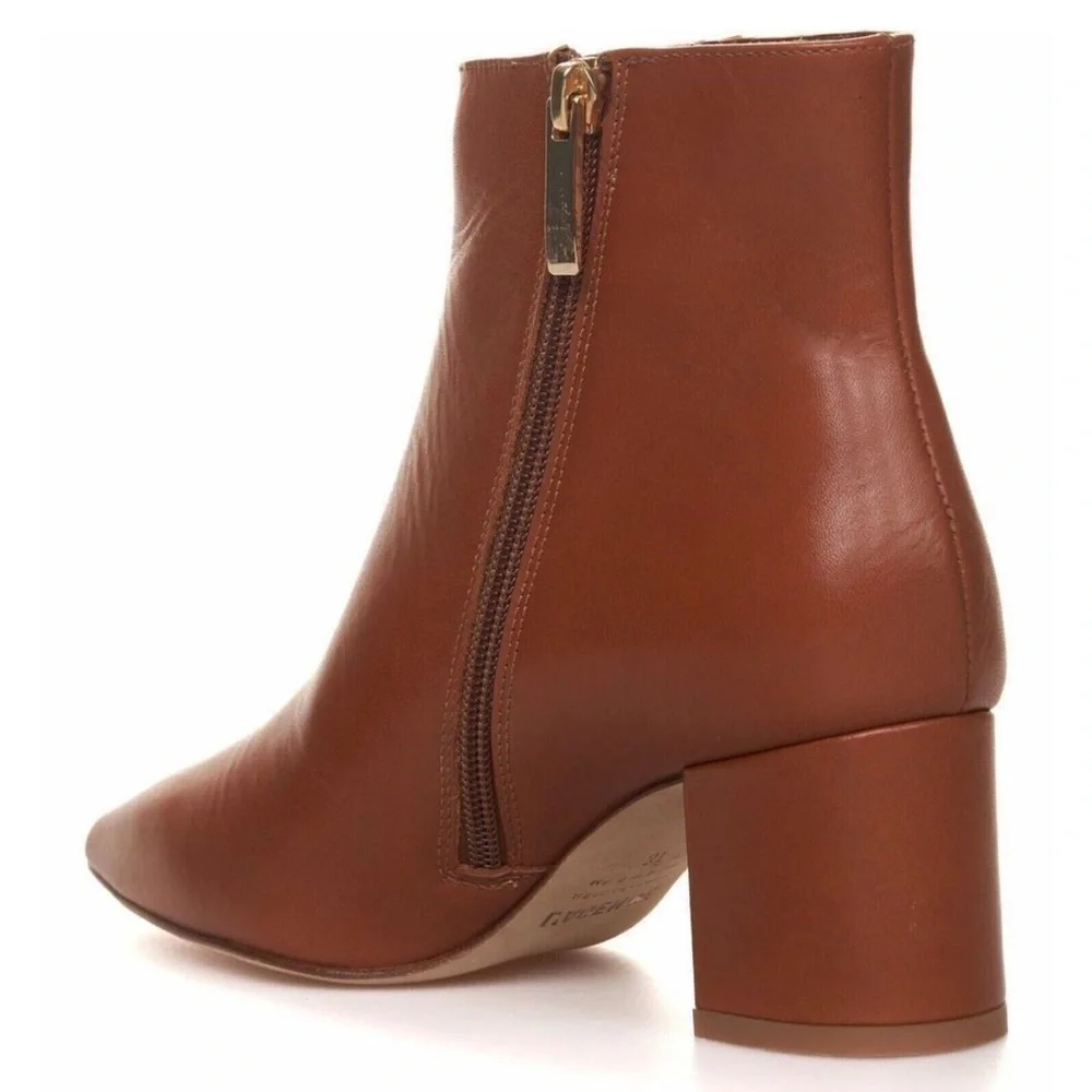 New. L’Agence Jeanne II Pointed Toe Bootie in Luggage Brown SZ 38.5